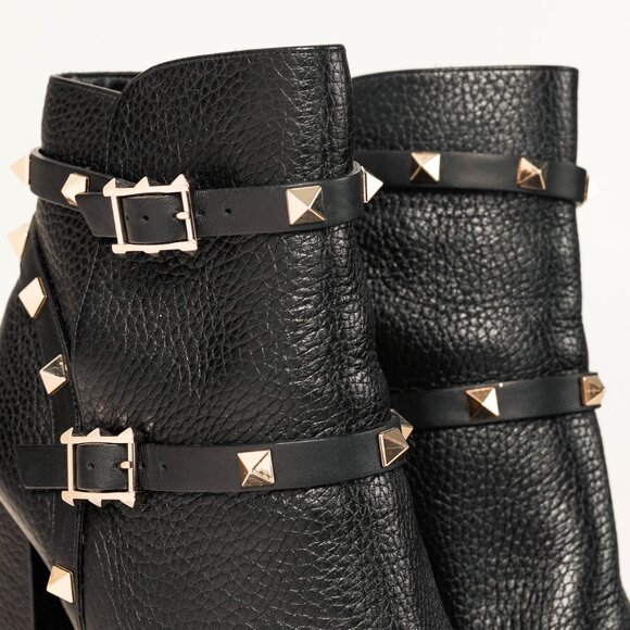 Valentino Garavani Rockstud Pebbled Leather Black Ankle Boots - Picture 7 of 11